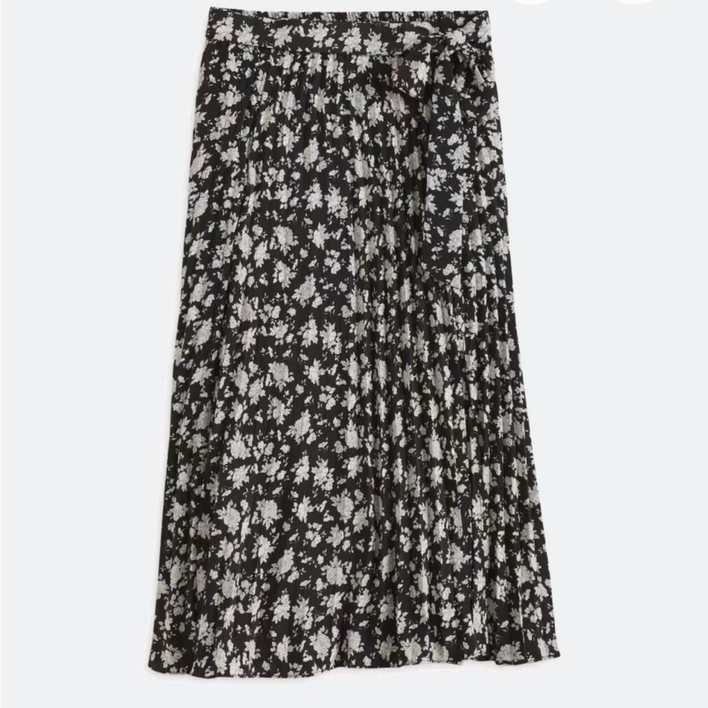 Skies Are Blue Saige Pleated Midi Skirt, black and white, size L